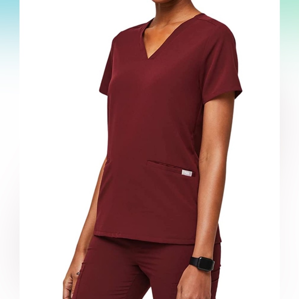Figs Casma Scrub - 3 Pocket Top - Maroon Size M Medium